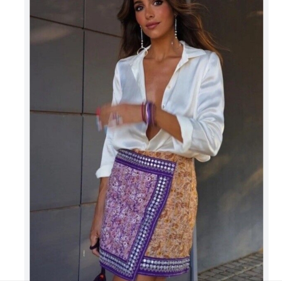 🆕️ Zara Embroided Embelished Mini Skirt - Picture 2 of 6